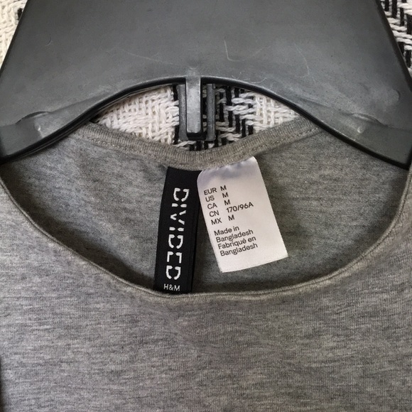 •Cropped tank top• - Picture 2 of 2